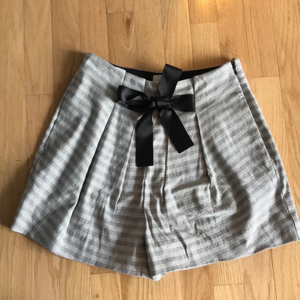 Anthropologie high waisted, bow tie shorts, size 2